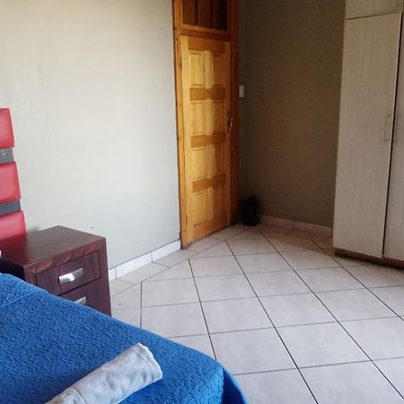 Ebony Guest House Pretoria Exterior photo